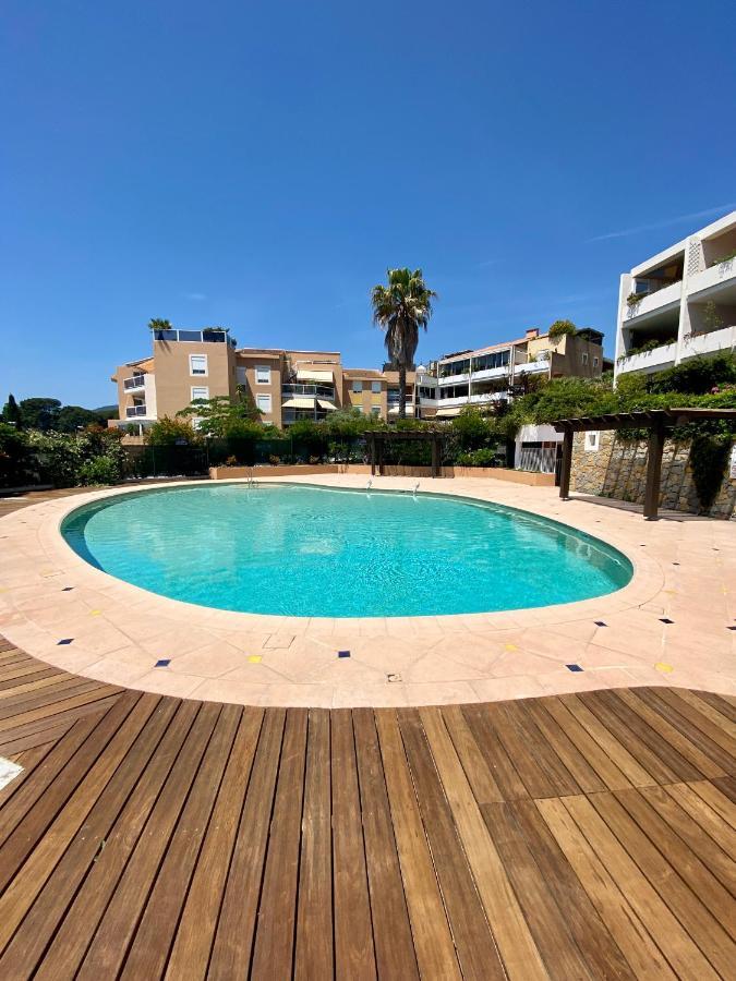 Superbe Appartement Avec Grande Terrasse Carqueiranne Exteriér fotografie