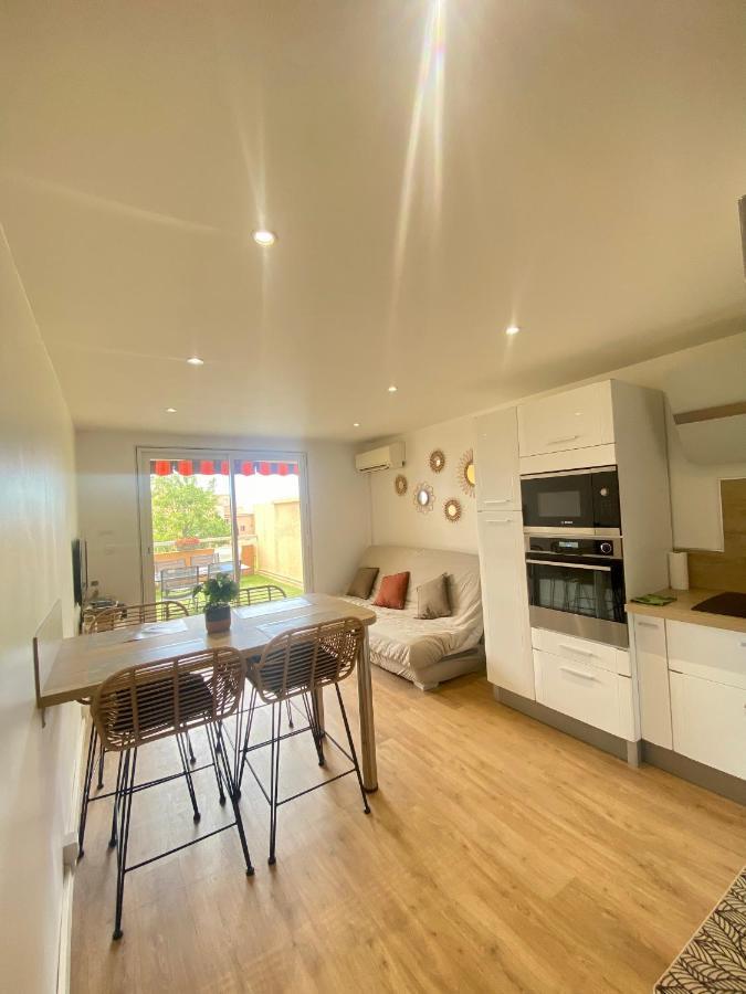 Superbe Appartement Avec Grande Terrasse Carqueiranne Exteriér fotografie